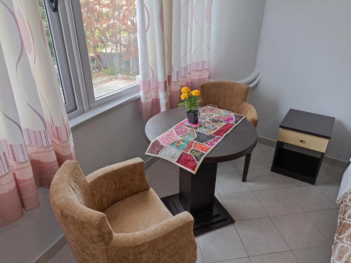 10 Apartmants Olimpia Mir Драч Екстериор снимка