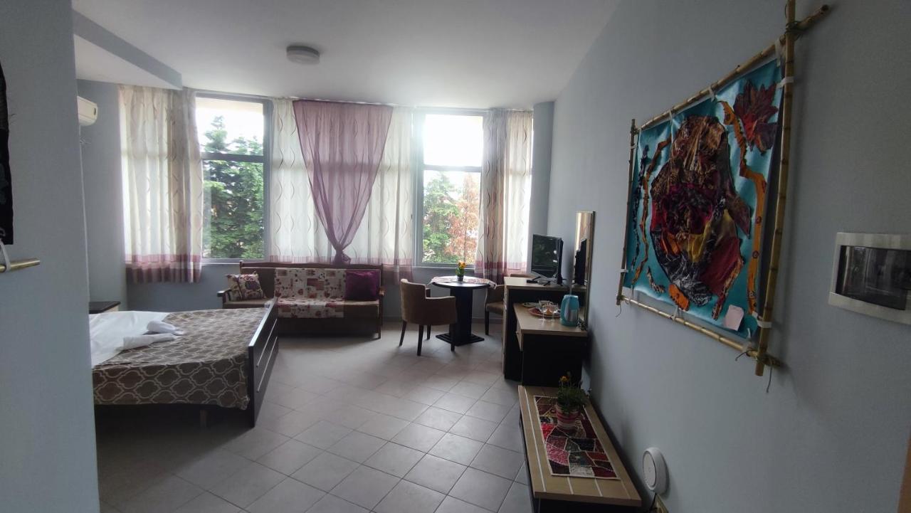 10 Apartmants Olimpia Mir Драч Екстериор снимка